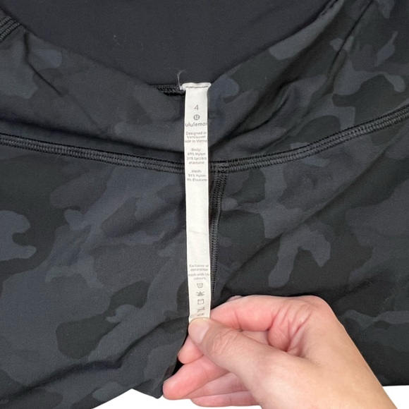 Lululemon Black Camo Base Pace High-Rise Cropped Leggings 22" Size 4 - Picture 3 of 8